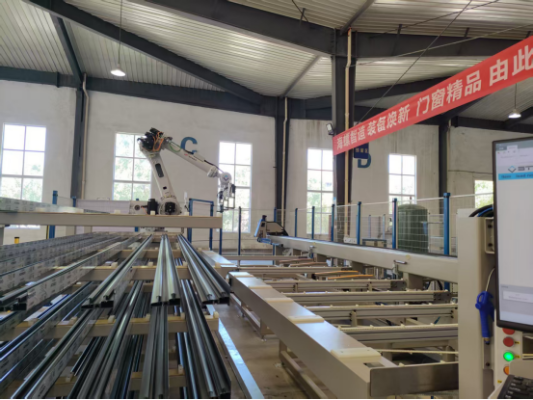 對(duì)外發(fā)布-寧波海螺型材公司年產(chǎn)15萬平米鋁合金智能門窗項(xiàng)目順利投產(chǎn)150