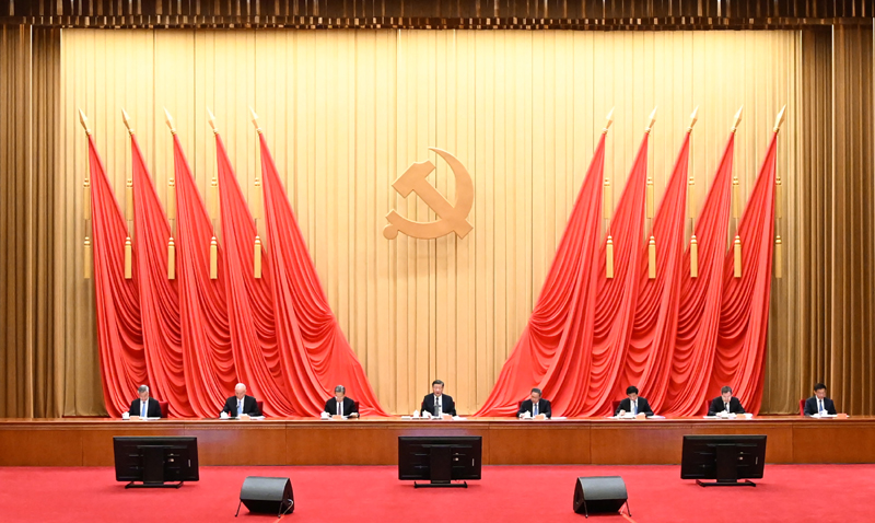 4月3日，學(xué)習(xí)貫徹習(xí)近平新時(shí)代中國特色社會(huì)主義思想主題教育工作會(huì)議在北京召開。中共中央總書記、國家主席、中央軍委主席習(xí)近平出席會(huì)議并發(fā)表重要講話。李強(qiáng)、趙樂際、王滬寧、蔡奇、丁薛祥、李希、韓正出席會(huì)議。